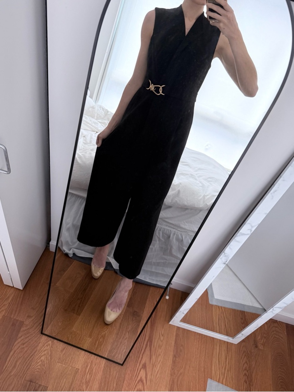 ♟️Calvin Klein Black Sleeveless V-Neck Jumpsuit w/ Gold Accent Belt & Zipper♟️